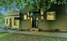 Tuck Inn Yarra Valley